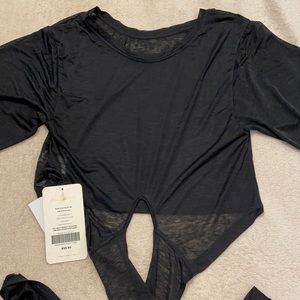 FABLETICS black wrap top
